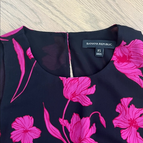 Banana Republic | lined sleeveless floral top | women’s XS - Picture 4 of 8